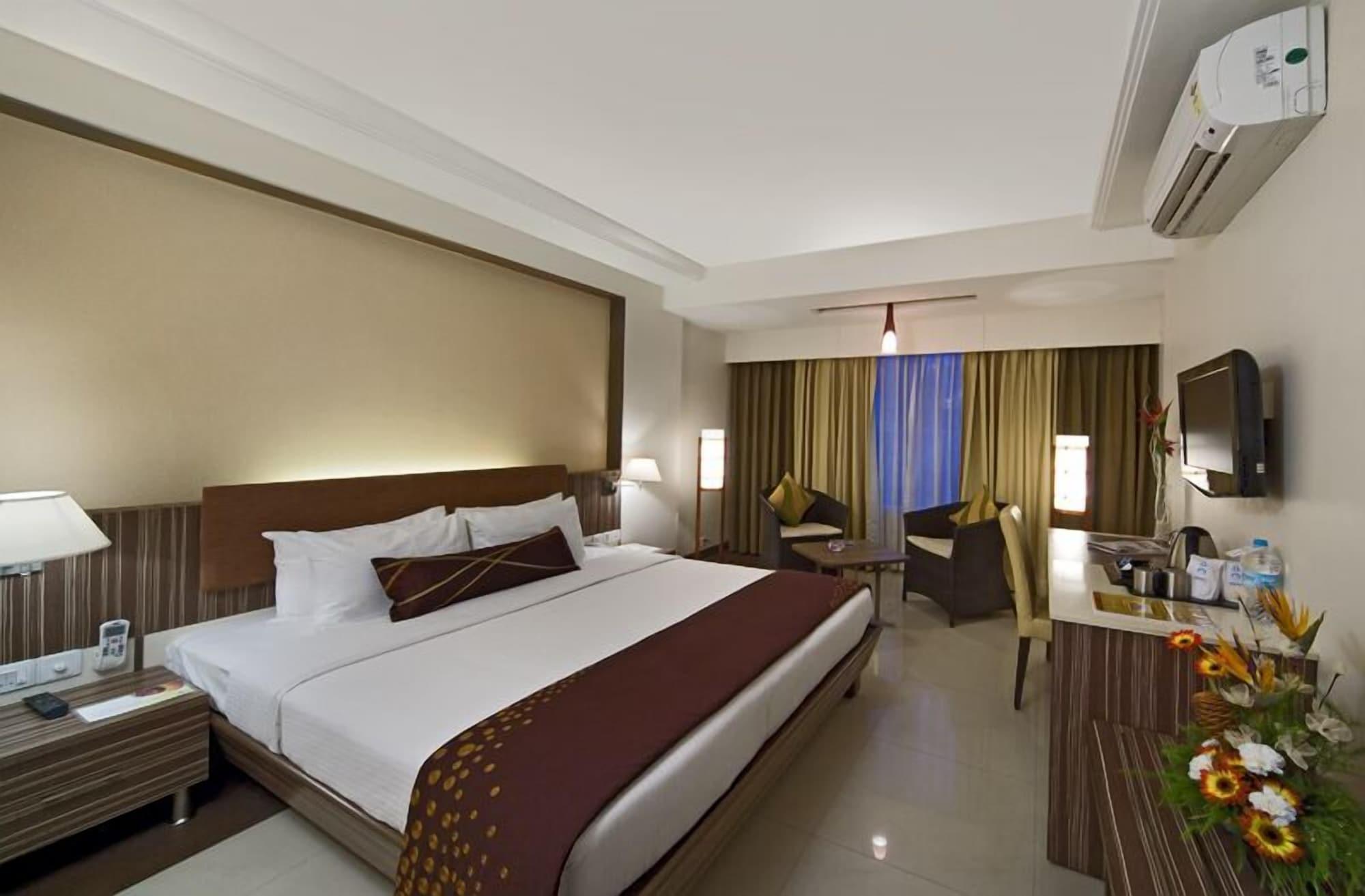 Kapila Business Hotel Πούνε Εξωτερικό φωτογραφία