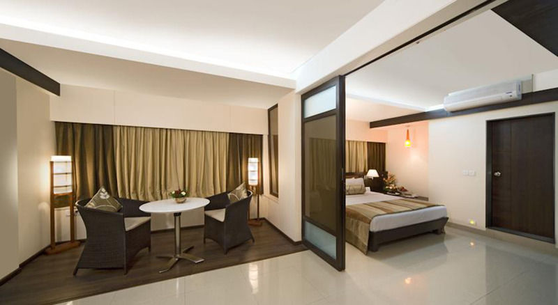 Kapila Business Hotel Πούνε Εξωτερικό φωτογραφία