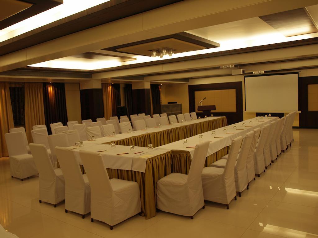 Kapila Business Hotel Πούνε Εξωτερικό φωτογραφία