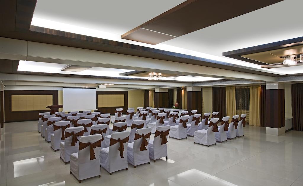 Kapila Business Hotel Πούνε Εξωτερικό φωτογραφία