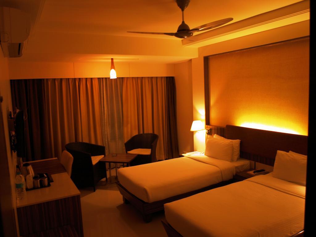 Kapila Business Hotel Πούνε Εξωτερικό φωτογραφία