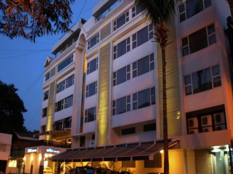 Kapila Business Hotel Πούνε Εξωτερικό φωτογραφία