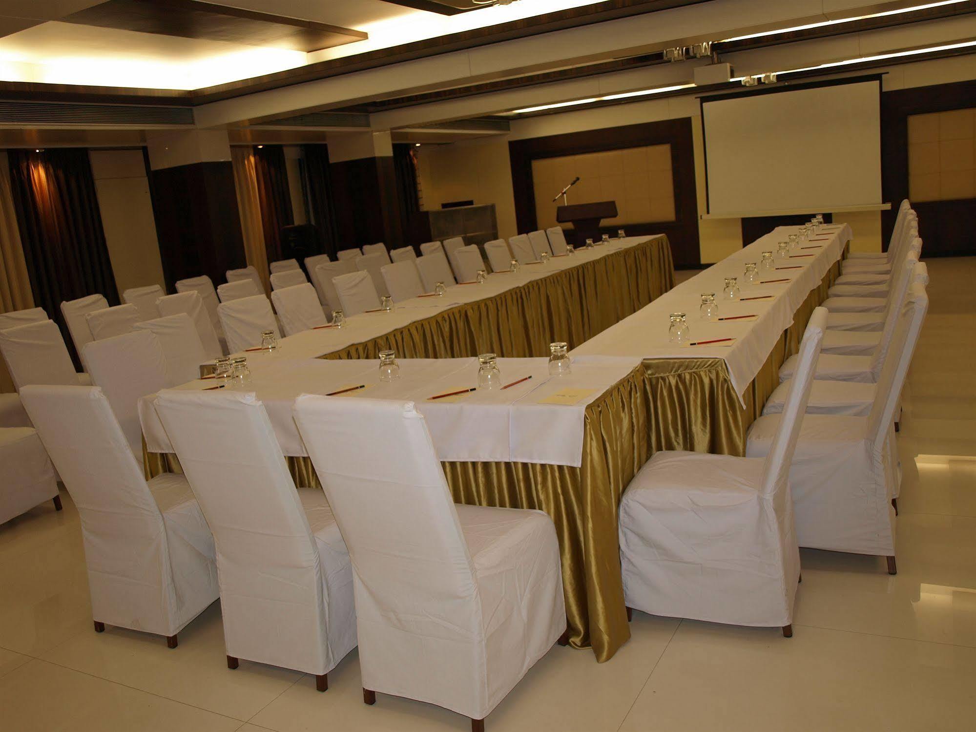 Kapila Business Hotel Πούνε Εξωτερικό φωτογραφία