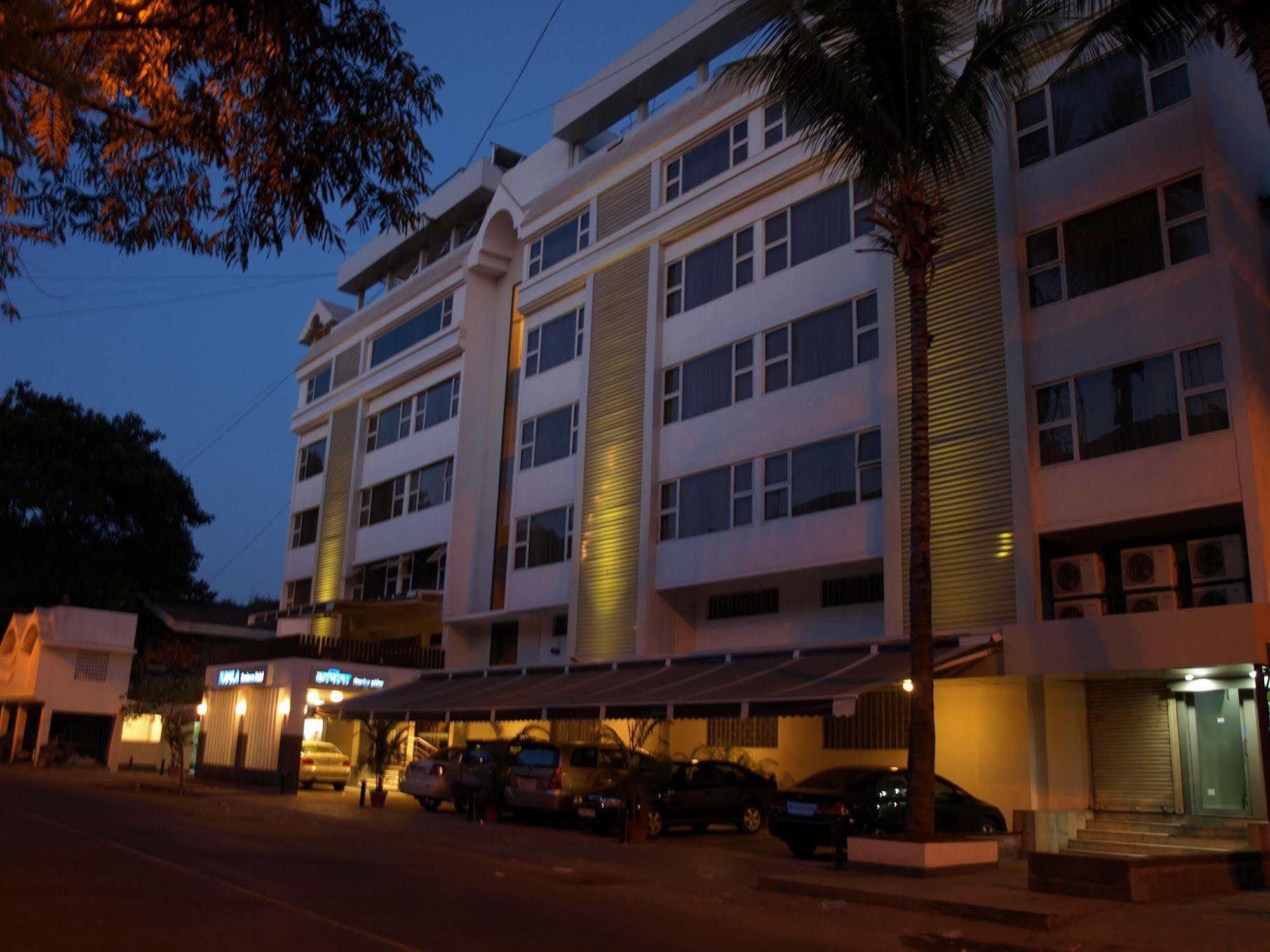 Kapila Business Hotel Πούνε Εξωτερικό φωτογραφία