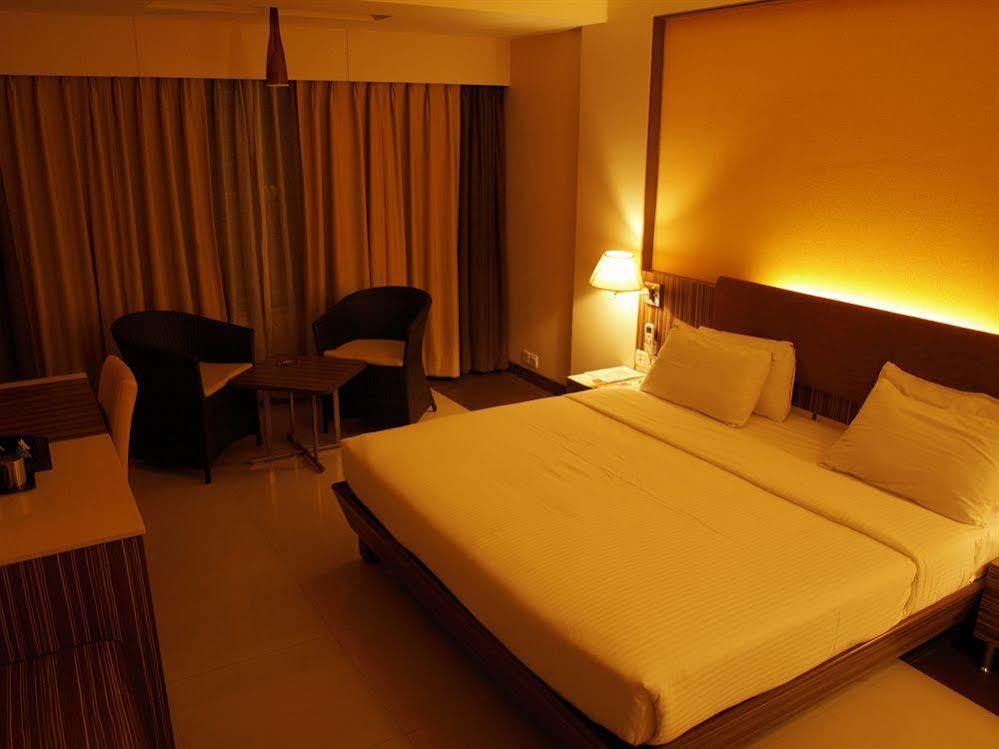 Kapila Business Hotel Πούνε Εξωτερικό φωτογραφία
